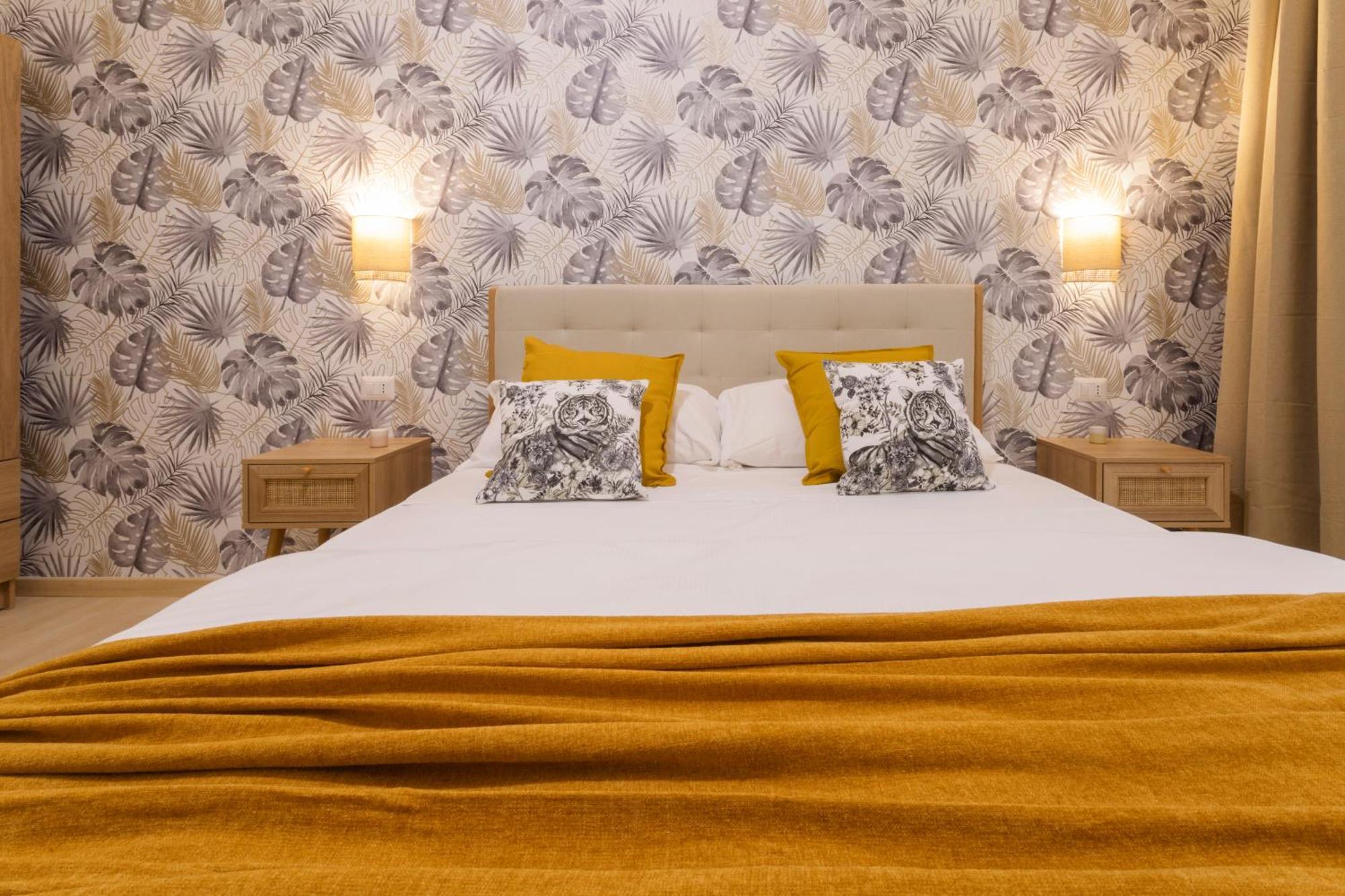 Anastasia Charming Close To Vatican Museum * Rom
