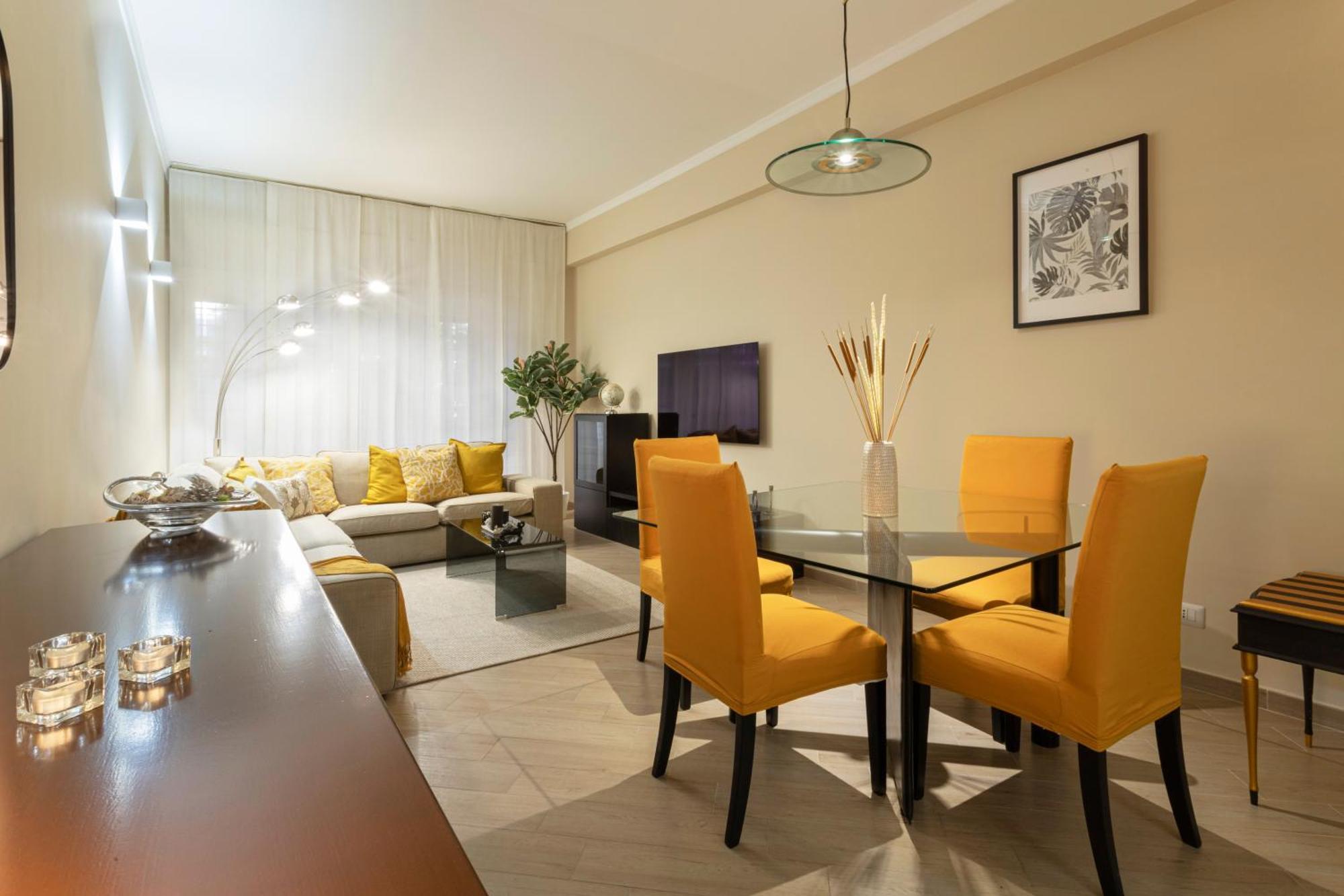 Anastasia Charming Close To Vatican Museum Rom